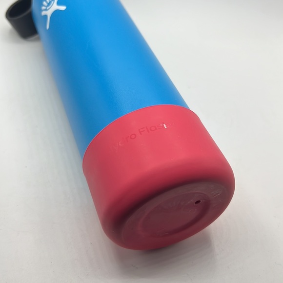 HydroFlask Blue 20oz - Picture 3 of 5